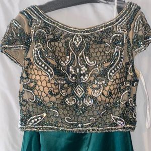 Emerald green prom dress